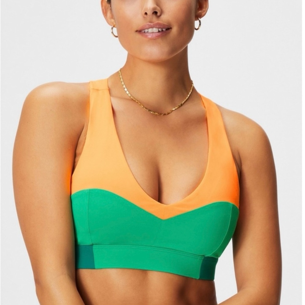 Fabletics On-The-Go midi sports bra
